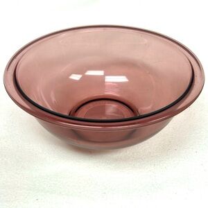 Vintage PYREX 8.5” D cranberry / pink 1.5 L  mixing bowl USA
